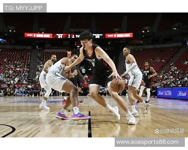 克林根默默塑造杨瀚森成长之路成为球队防守的重要基石